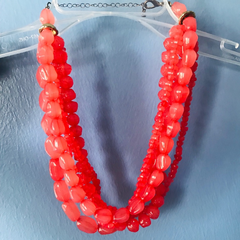 💗CORAL BEADED LAYERED NECKLACE